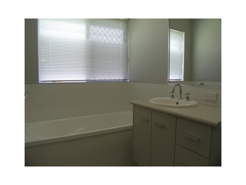 812 McBride Street, Redlynch QLD 4870