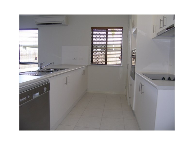 10 Imooya Place, Trinity Park QLD 4879