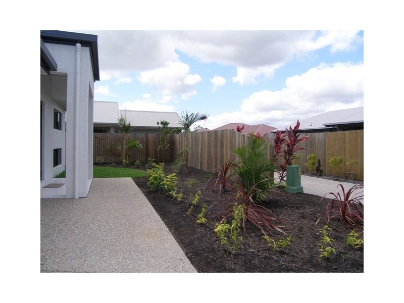 10 Imooya Place, Trinity Park QLD 4879