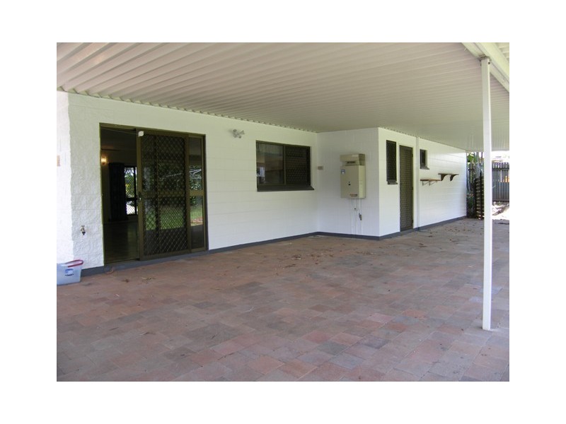 17 Longden Street, Brinsmead QLD 4870