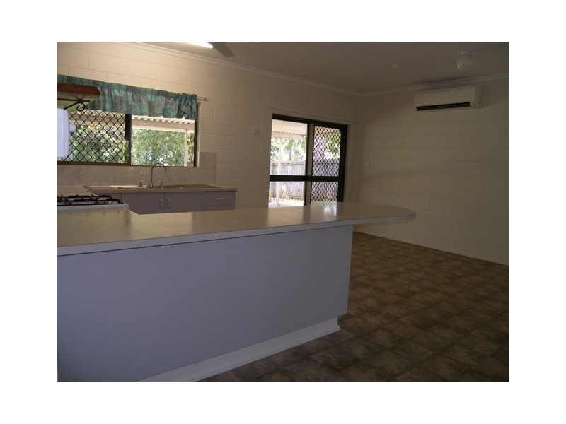 17 Longden Street, Brinsmead QLD 4870