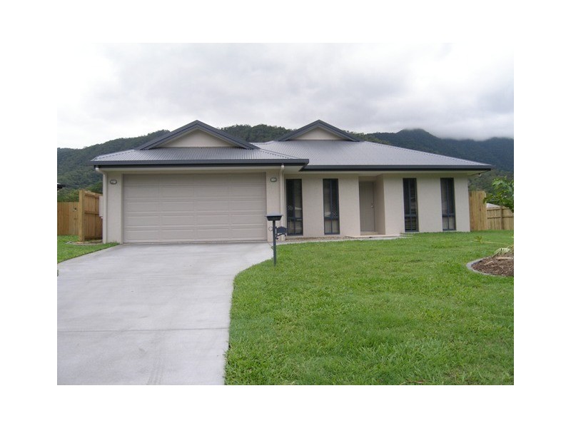 2 Nairen Close, Redlynch QLD 4870