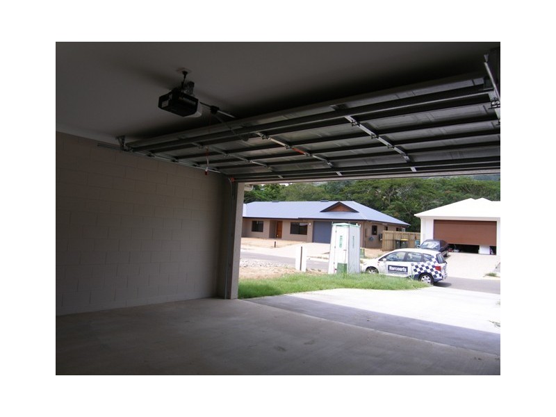 27 McBride, Redlynch QLD 4870