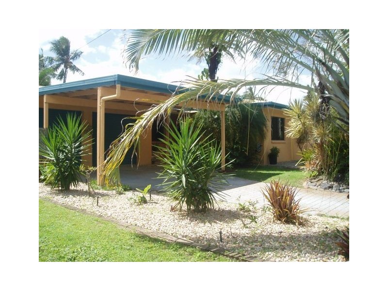 32 Derby Street, Yorkeys Knob QLD 4878