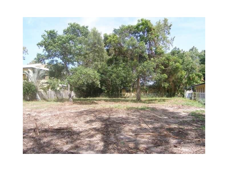 63 Willow Street, Holloways Beach QLD 4878