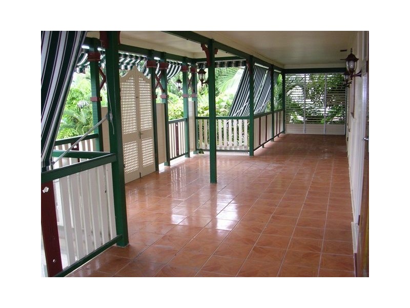 1/9 Hibiscus Lane, Holloways Beach QLD 4878