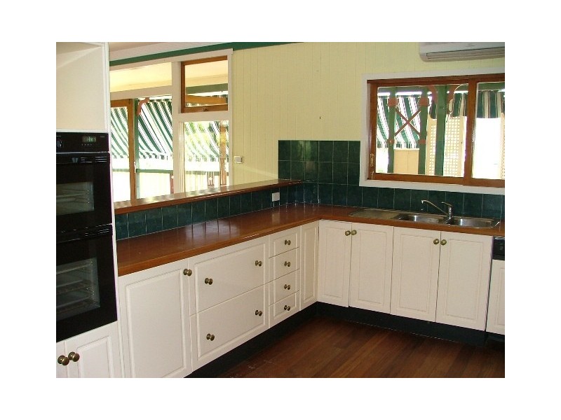 1/9 Hibiscus Lane, Holloways Beach QLD 4878
