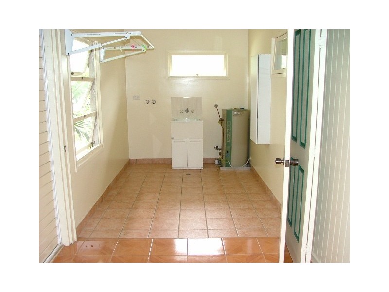 1/9 Hibiscus Lane, Holloways Beach QLD 4878