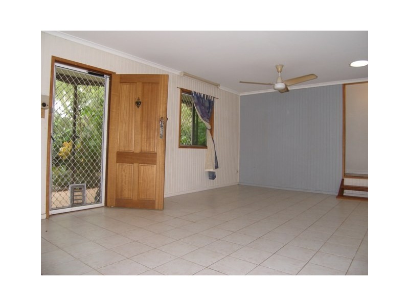 46 Waite Street, Machans Beach QLD 4878