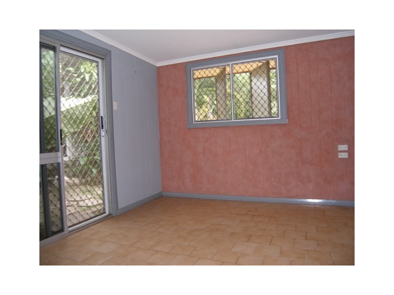 46 Waite Street, Machans Beach QLD 4878