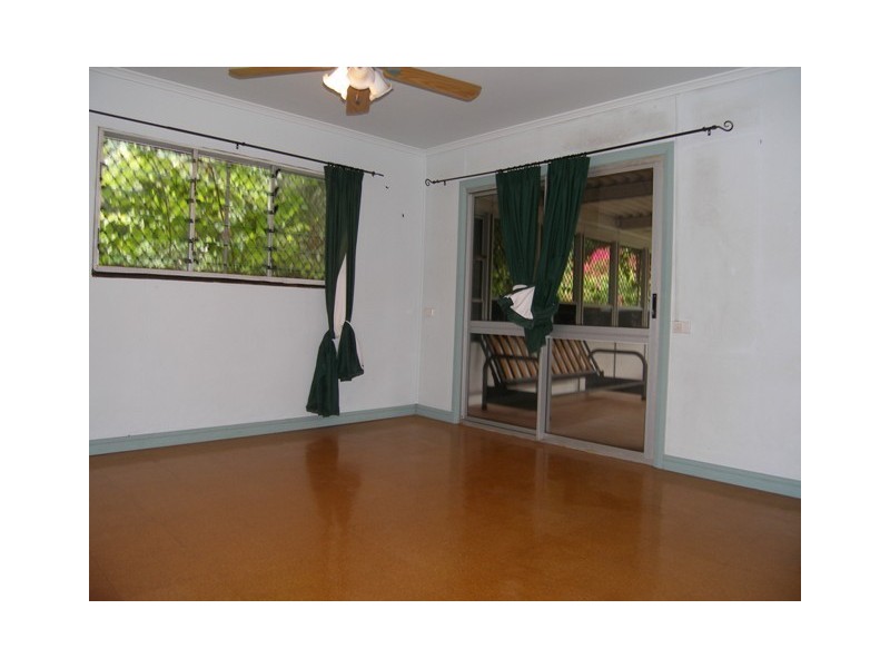 46 Waite Street, Machans Beach QLD 4878