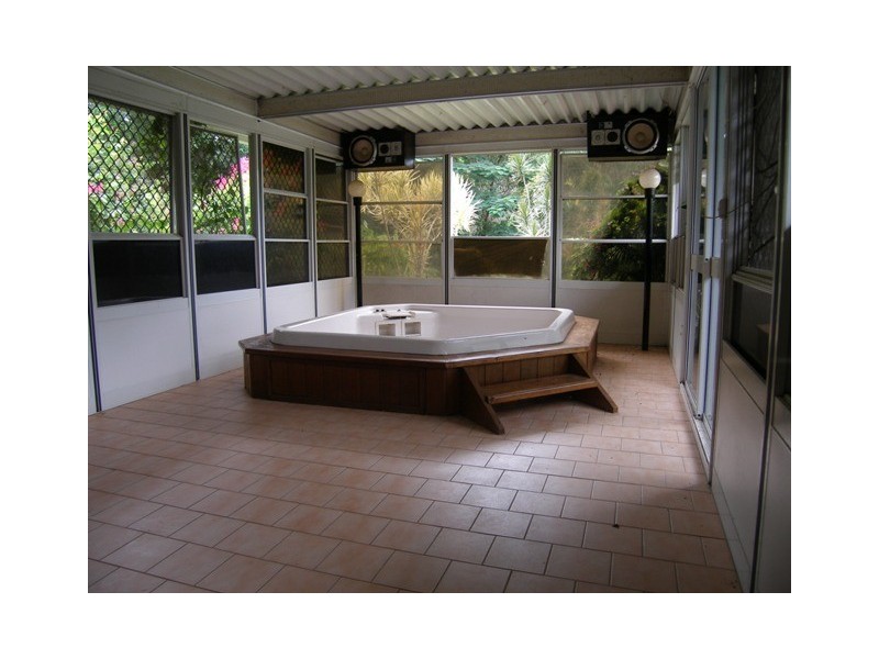 46 Waite Street, Machans Beach QLD 4878