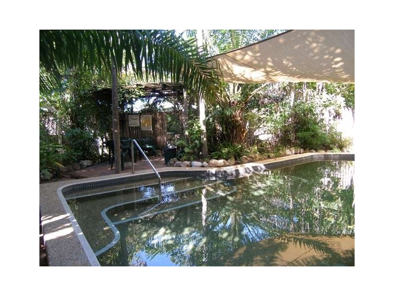 2/88 Oleander Street, Holloways Beach QLD 4878