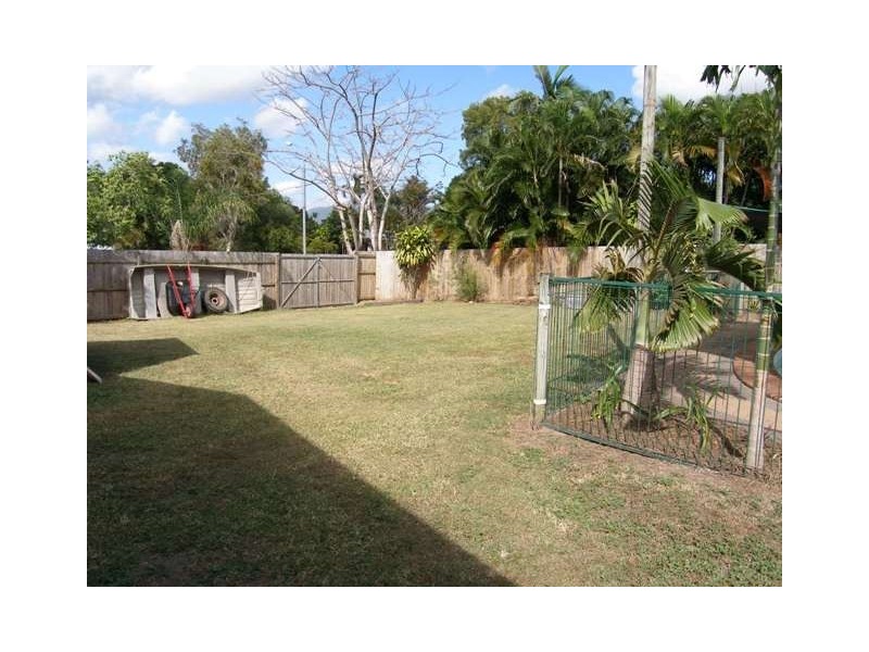 41 Baronia Crescent, Holloways Beach QLD 4878