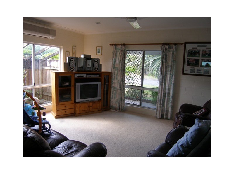 41 Baronia Crescent, Holloways Beach QLD 4878