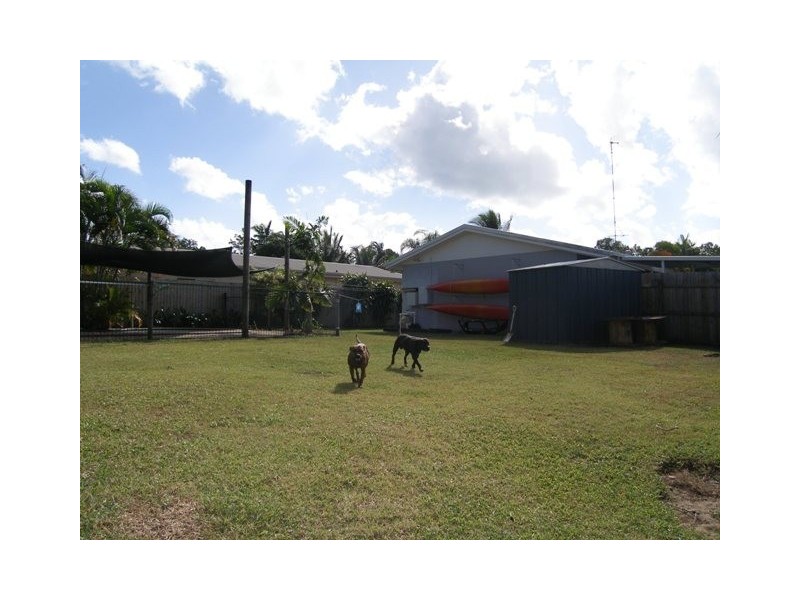 41 Baronia Crescent, Holloways Beach QLD 4878