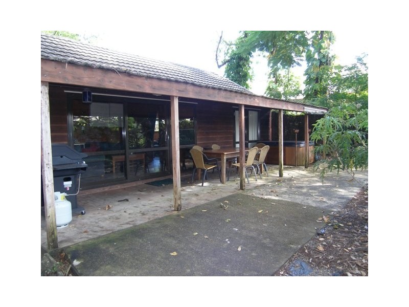 5 Hibiscus Lane, Holloways Beach QLD 4878