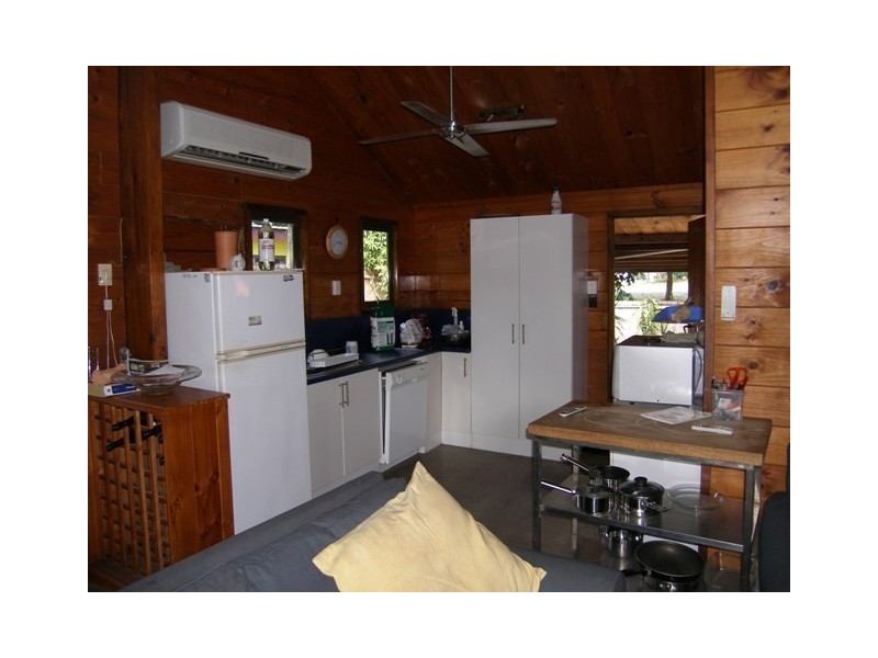 5 Hibiscus Lane, Holloways Beach QLD 4878