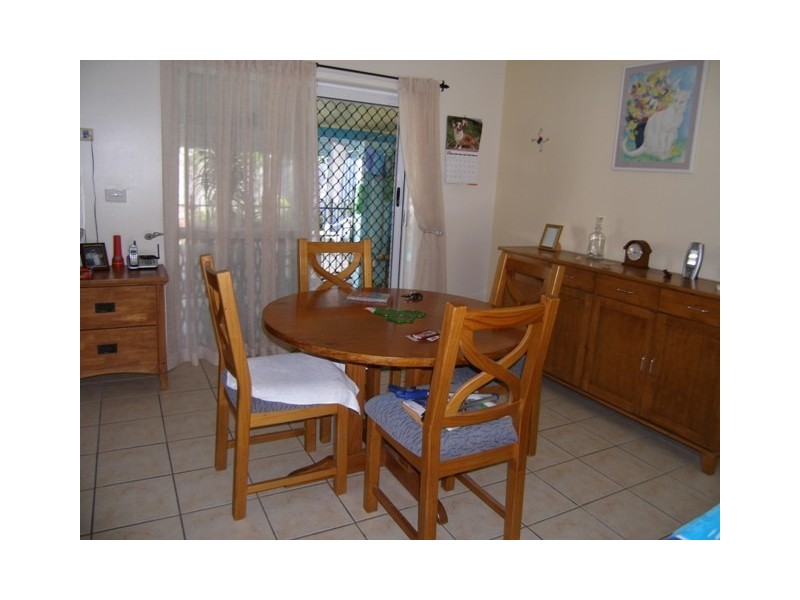 2/5 Tristania Street, Holloways Beach QLD 4878