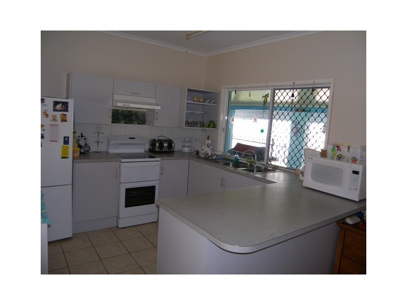 2/5 Tristania Street, Holloways Beach QLD 4878