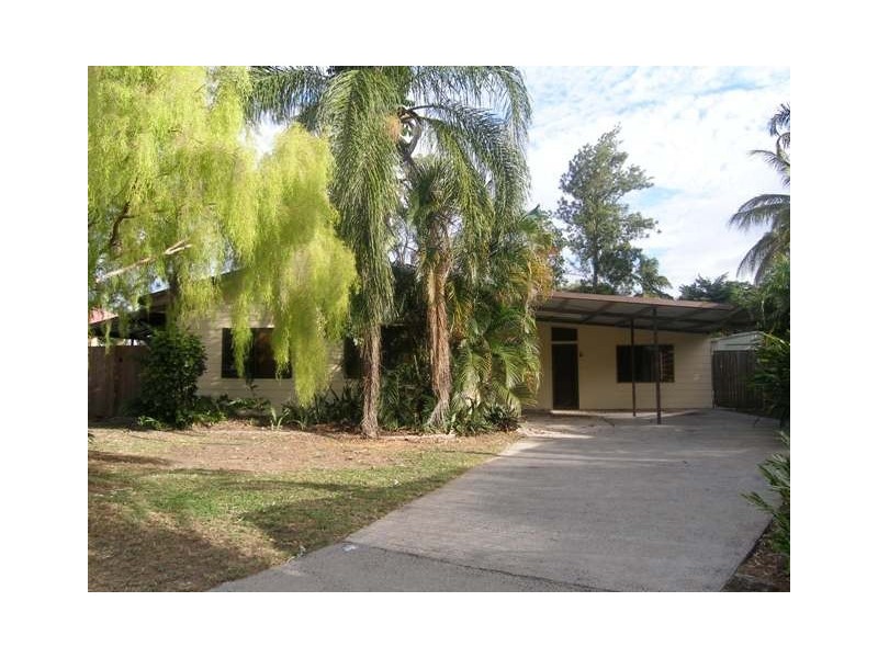 9 Salwood Close, Holloways Beach QLD 4878