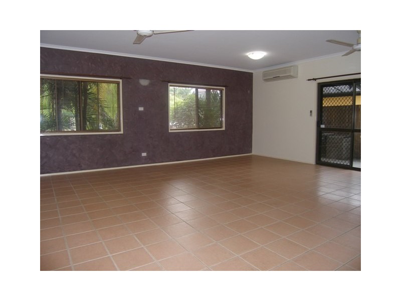 9 Salwood Close, Holloways Beach QLD 4878