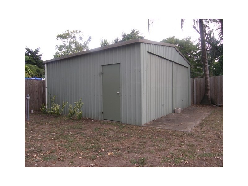 9 Salwood Close, Holloways Beach QLD 4878