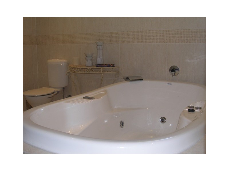 130 Wistaria Street, Holloways Beach QLD 4878