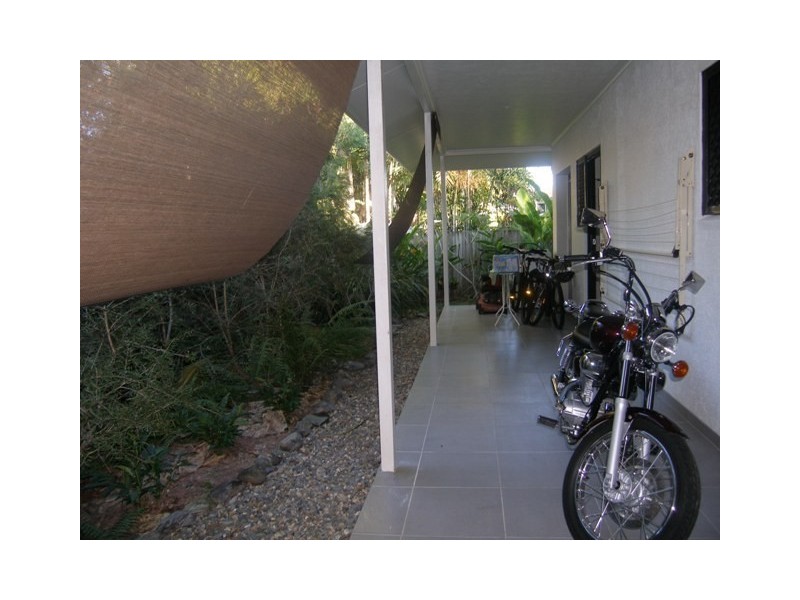 130 Wistaria Street, Holloways Beach QLD 4878