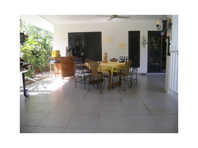 130 Wistaria Street, Holloways Beach QLD 4878