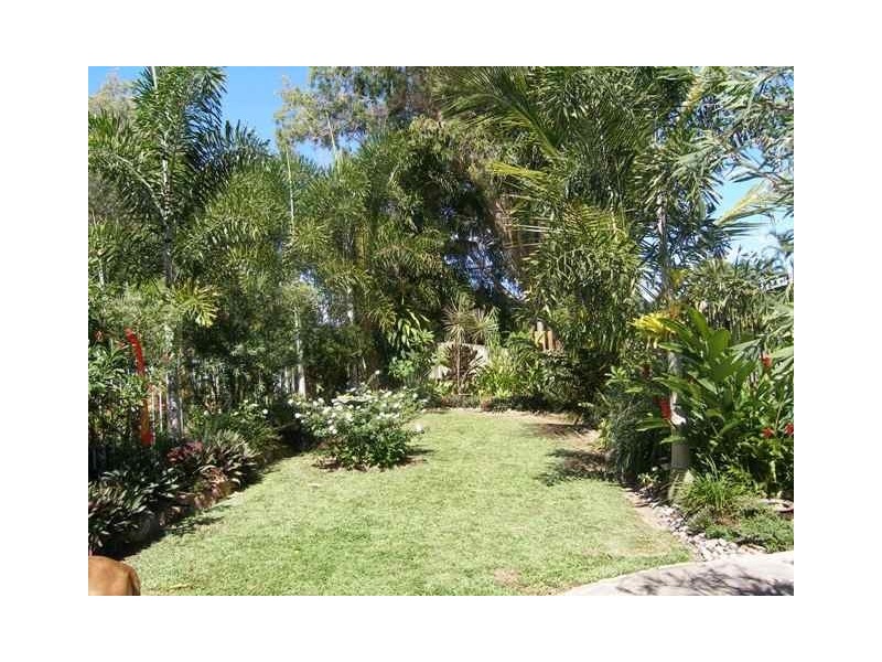 130 Wistaria Street, Holloways Beach QLD 4878