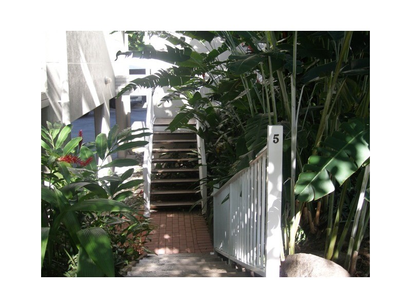 5/129 Oleander Street, Holloways Beach QLD 4878