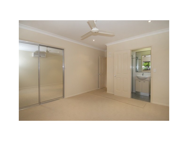 7 Norfolk Close, Holloways Beach QLD 4878