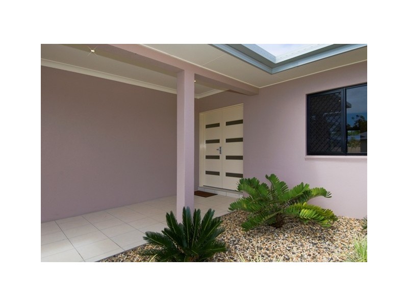 9 Norfolk Street, Holloways Beach QLD 4878