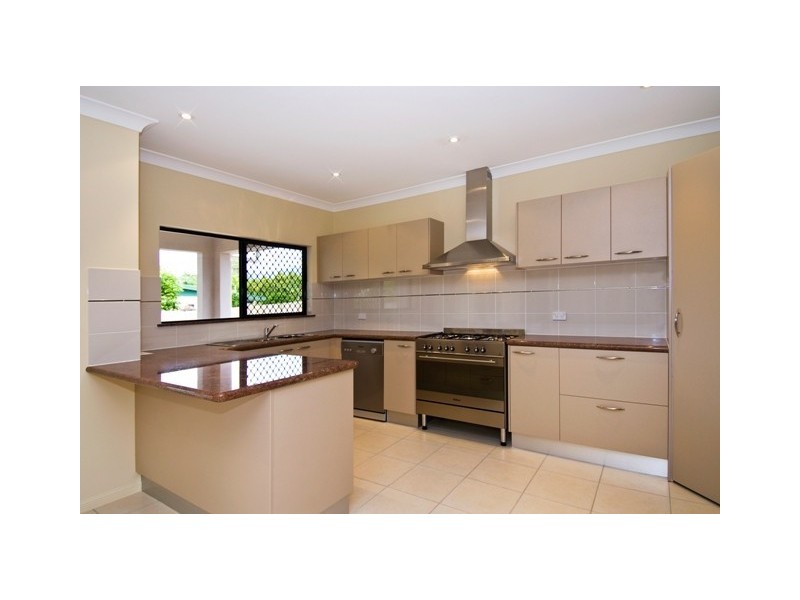 9 Norfolk Street, Holloways Beach QLD 4878