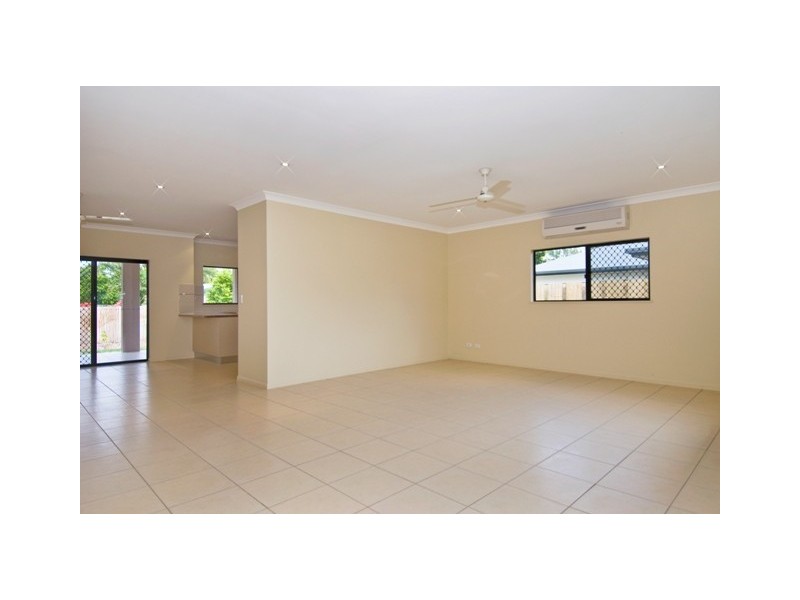 9 Norfolk Street, Holloways Beach QLD 4878