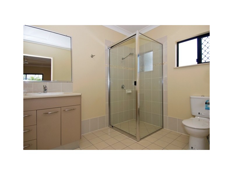 9 Norfolk Street, Holloways Beach QLD 4878