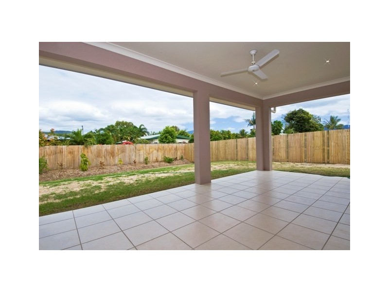 9 Norfolk Street, Holloways Beach QLD 4878
