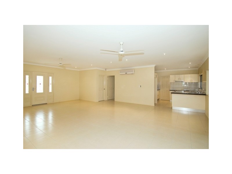 Norfolk Street, Holloways Beach QLD 4878