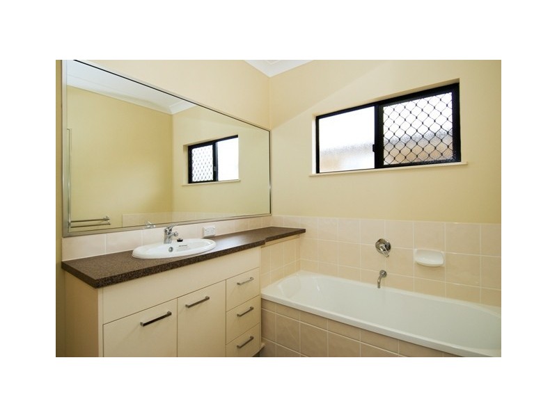 Norfolk Street, Holloways Beach QLD 4878