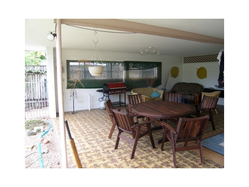 10 Tamarind Street, Holloways Beach QLD 4878