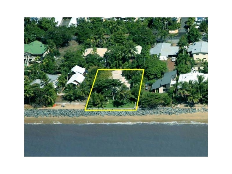 18 Hibiscus Lane, Holloways Beach QLD 4878
