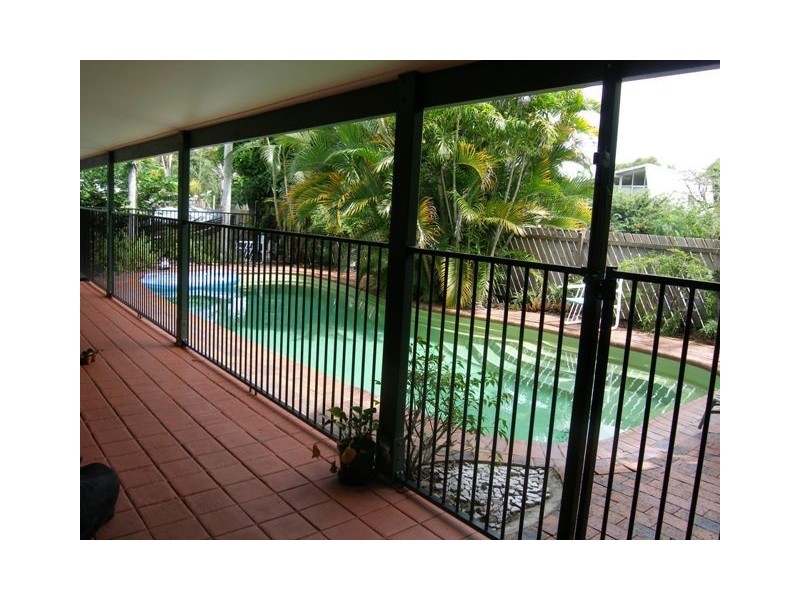 8 Tamarind Street, Holloways Beach QLD 4878