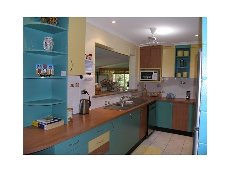 8 Tamarind Street, Holloways Beach QLD 4878