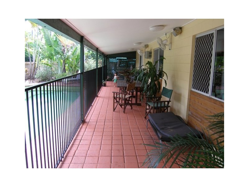 8 Tamarind Street, Holloways Beach QLD 4878