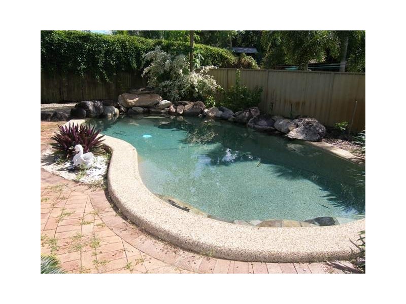 8 Magnolia Street, Holloways Beach QLD 4878