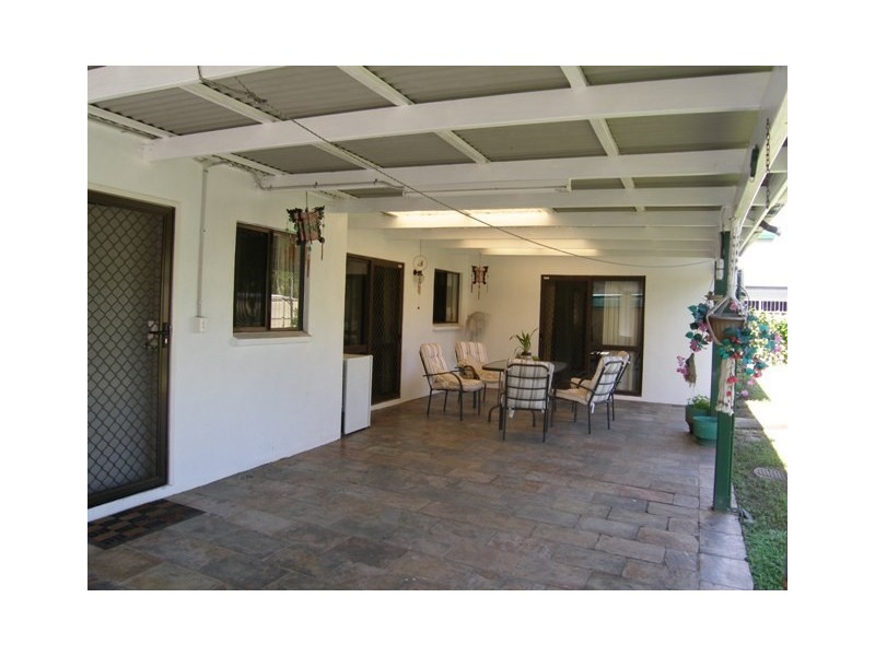 8 Magnolia Street, Holloways Beach QLD 4878