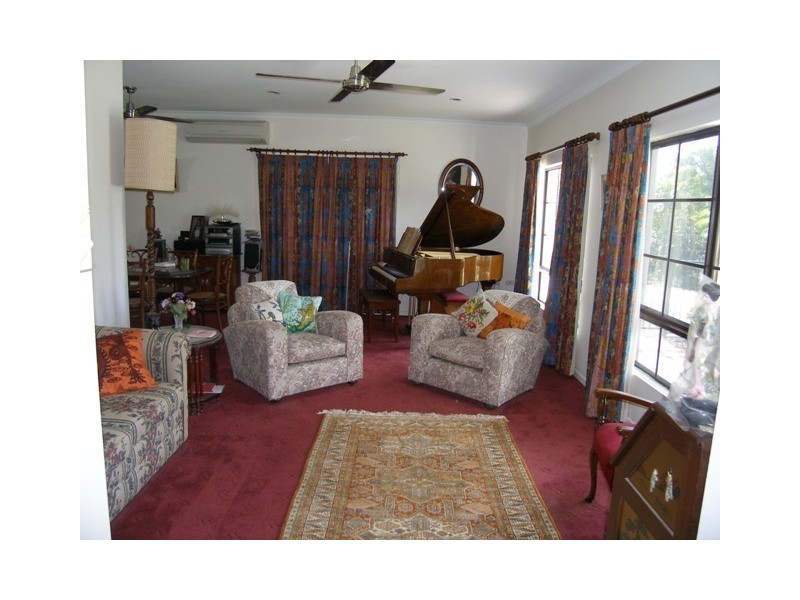 8 Magnolia Street, Holloways Beach QLD 4878