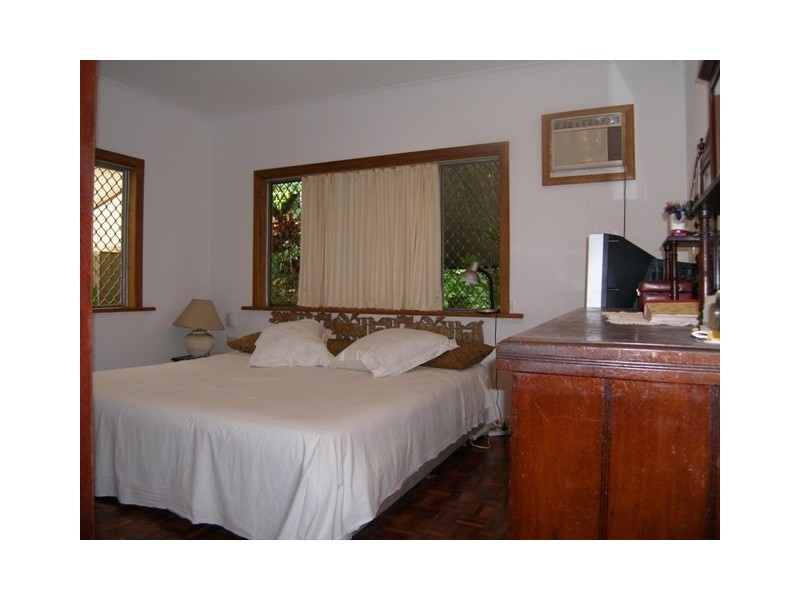 40 Oleander Street, Holloways Beach QLD 4878