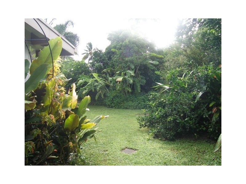 40 Oleander Street, Holloways Beach QLD 4878